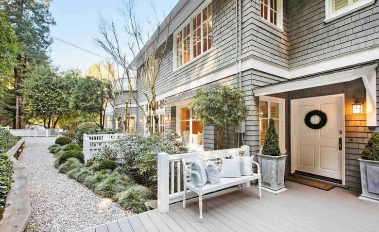 Home exchange in Mill Valley CA, front patio with bench seating