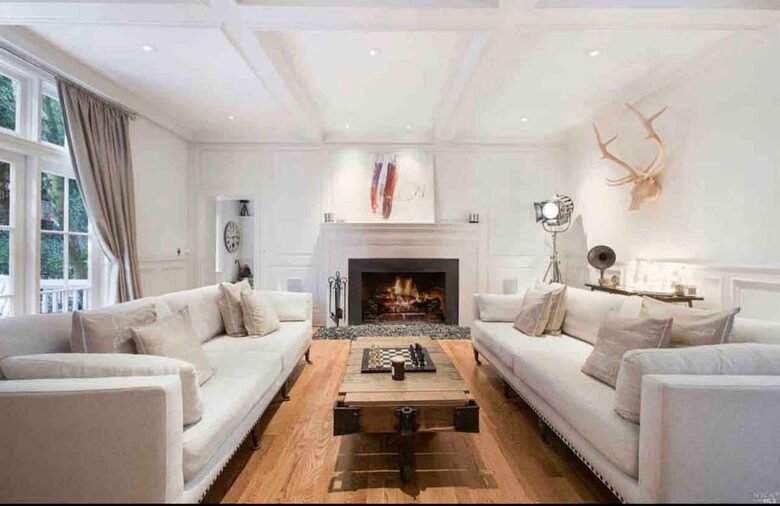 Home exchange in Mill Valley CA, living room with fireplace