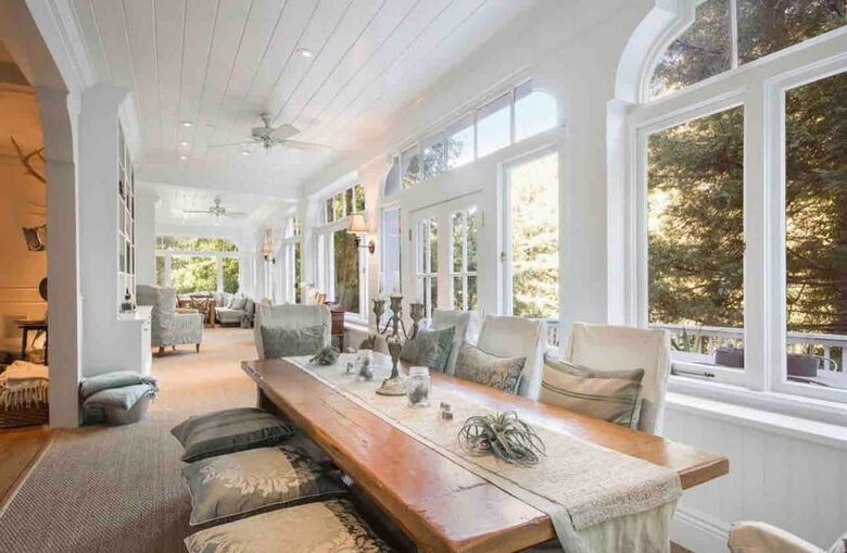 Home exchange in Mill Valley CA, sunroom with table that seats 8