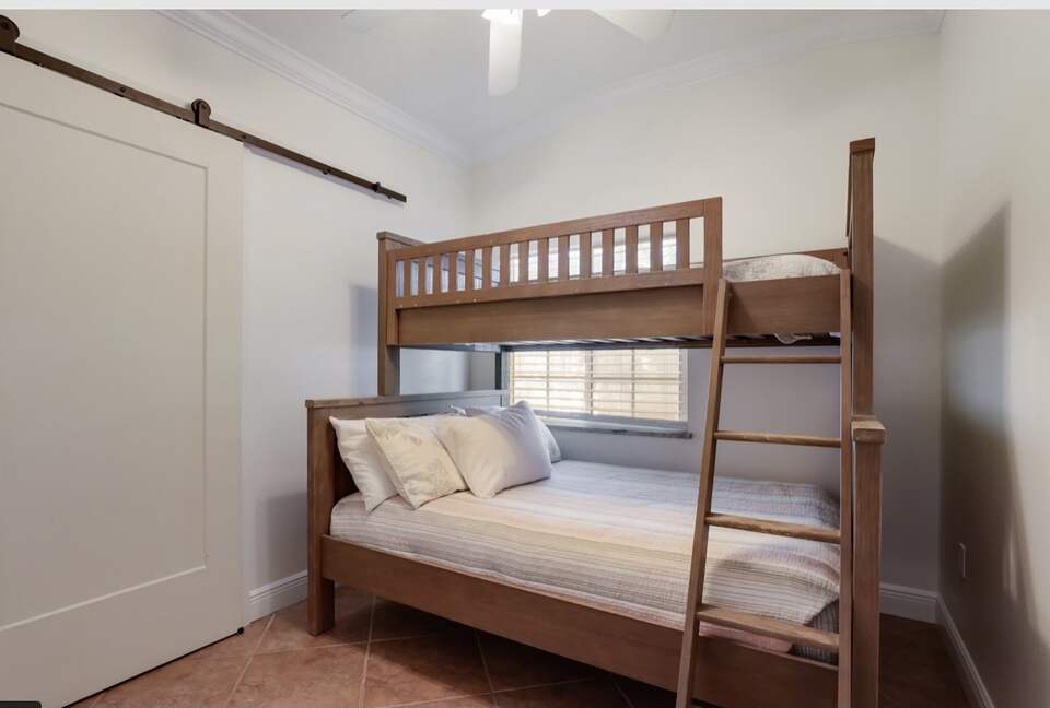 Mermaid's Hideaway Villa - Holmes Beach, Florida