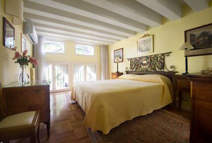 Ca' Cerchieri Mezzanine - Venice, Italy