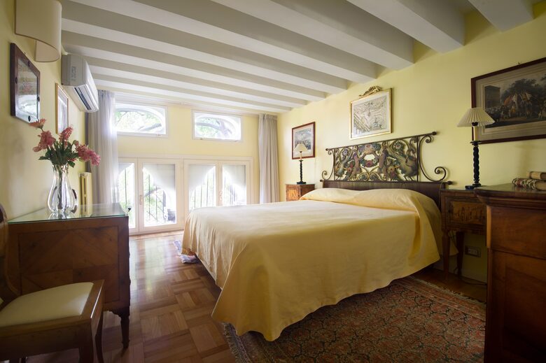 Ca' Cerchieri Mezzanine - Venice, Italy