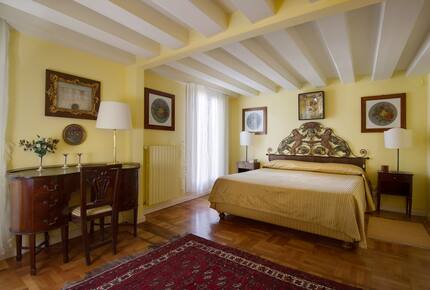 Ca' Cerchieri Mezzanine - Venice, Italy