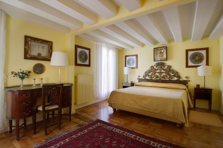 Ca' Cerchieri Mezzanine - Venice, Italy