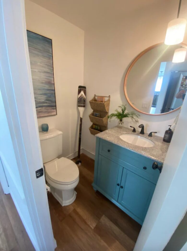 Home exchange in Avalon, CA, upstairs bathroom with sink and toilet