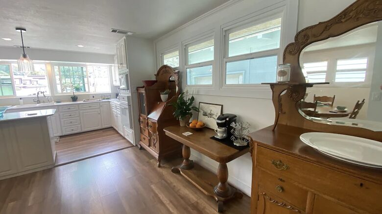 Home exchange in Avalon, CA, dining room with coffee bar