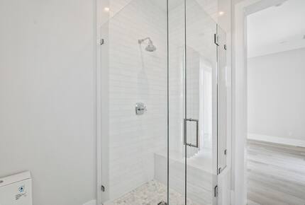 Home exchange in Newport Beach CA, master bathroom walk-in shower