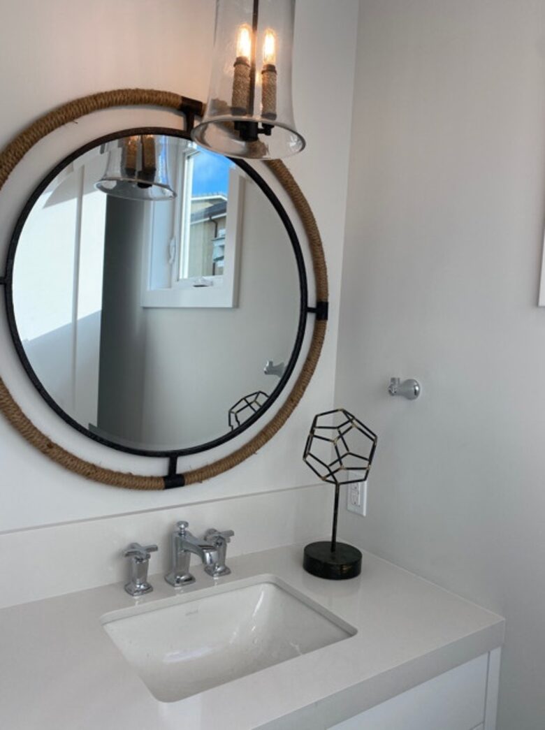 Home exchange in Newport Beach CA, downstairs half bathroom