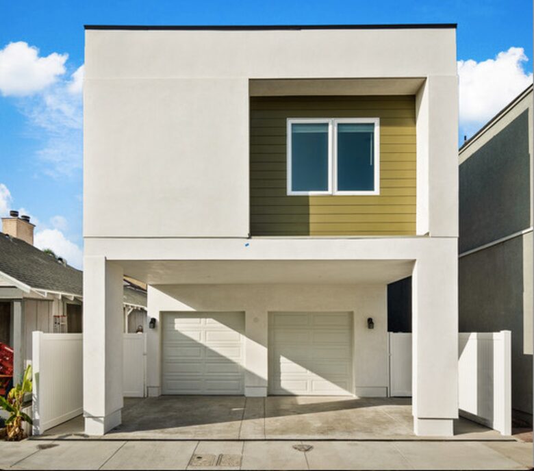 Home exchange in Newport Beach CA, exterior view of the rear carport