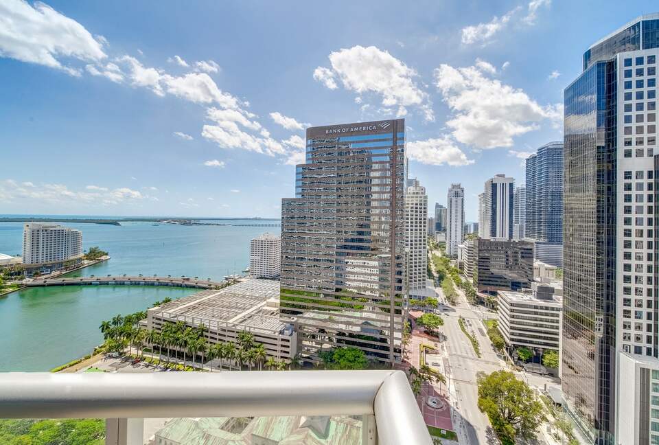 Home exchange in Miami FL, view of the city & ocean from the balcony
