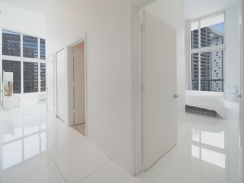 Home exchange in Miami FL, hallway leading to a bedroom