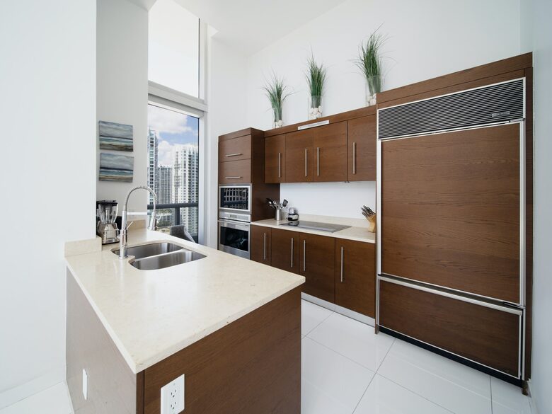Home exchange in Miami FL, kitchen with stainless steel appliances