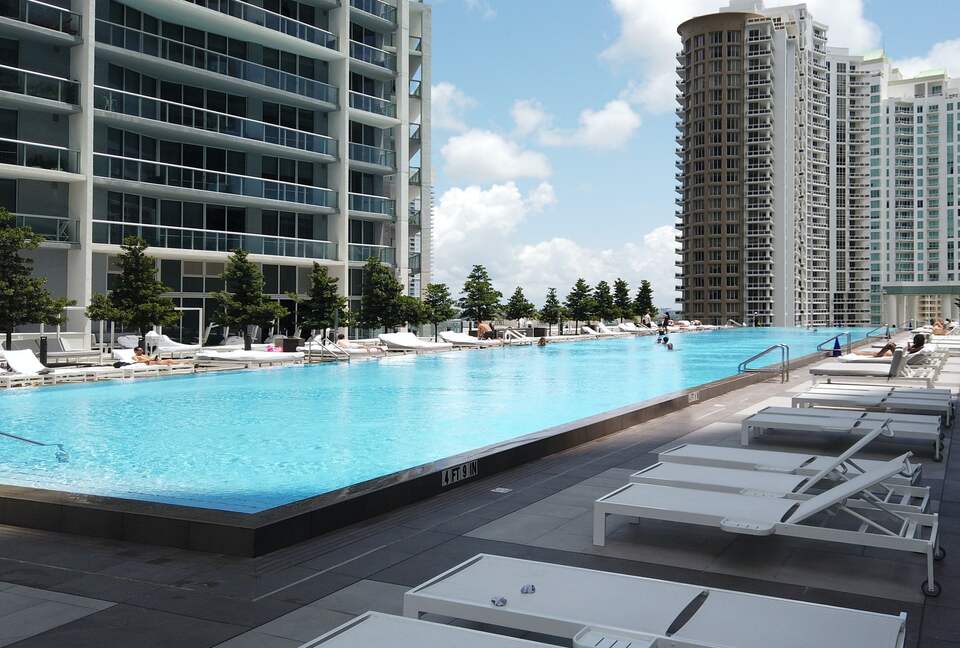 Home exchange in Miami FL, in ground pool on 15th floor terrace