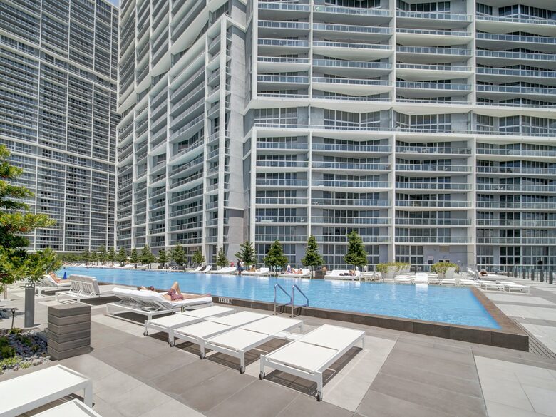 Home exchange in Miami FL, in ground pool on 15th floor terrace