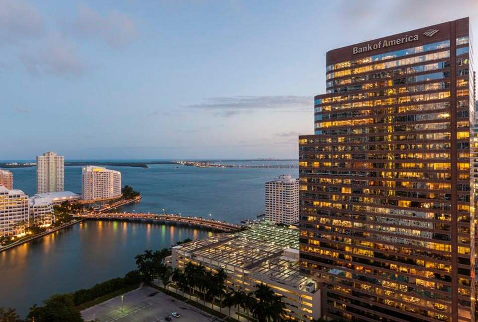 Home exchange in Miami FL, view of the city and ocean at sunset