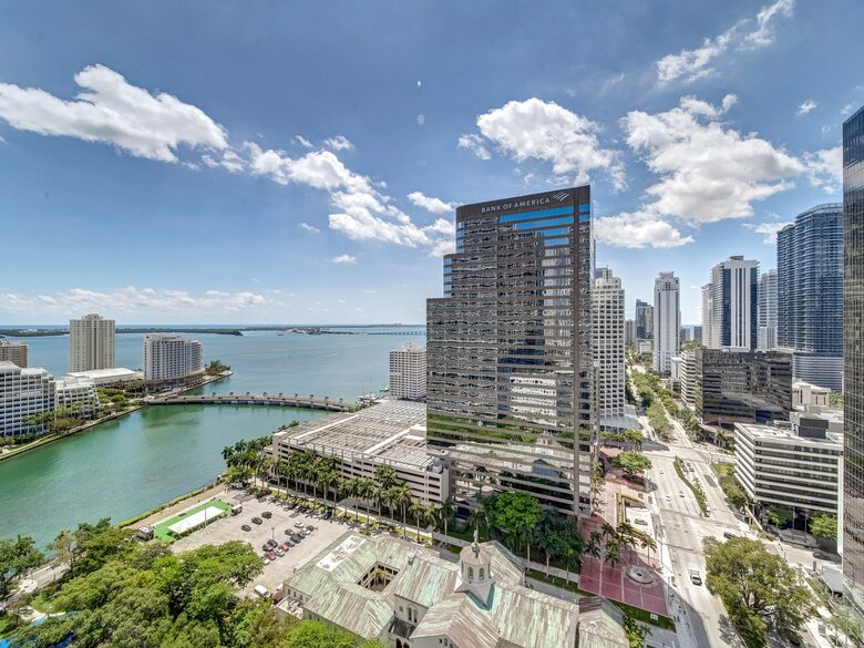 Home exchange in Miami FL, view of city and ocean