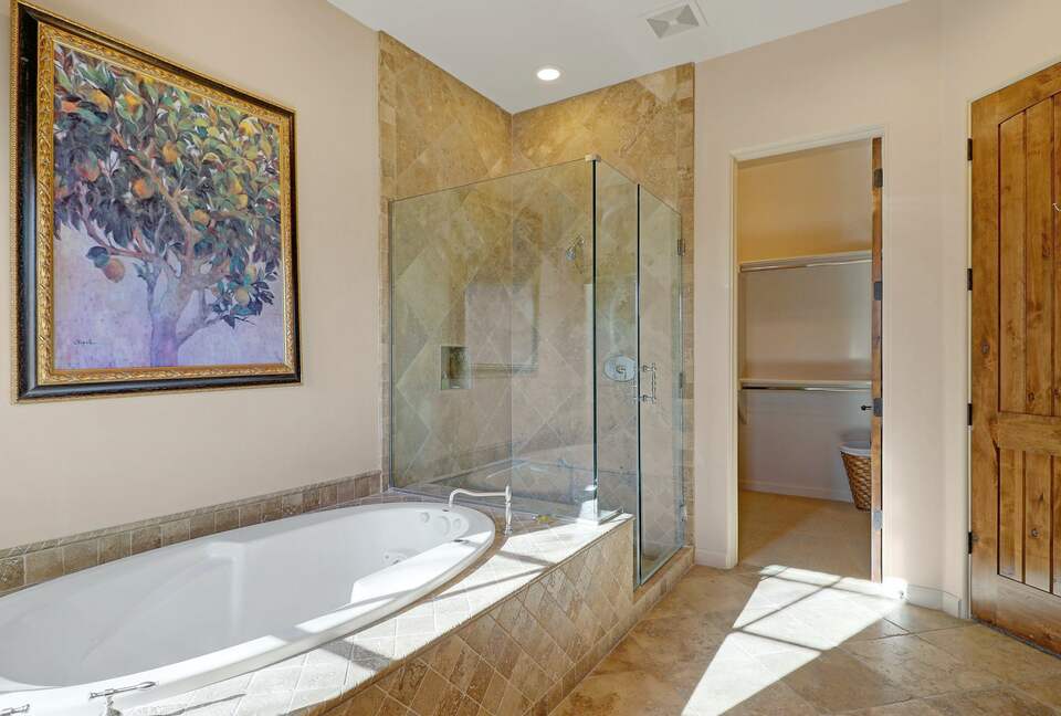 Home exchange in Scottsdale AZ, guest bathroom with walk-in shower