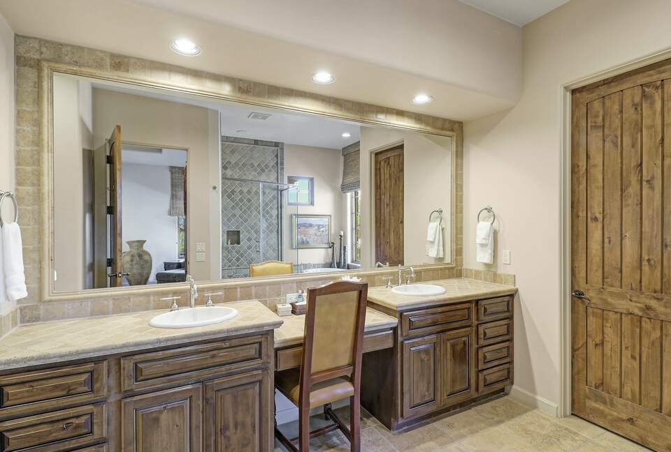 Home exchange in Scottsdale AZ, master bath dual vanity with chair
