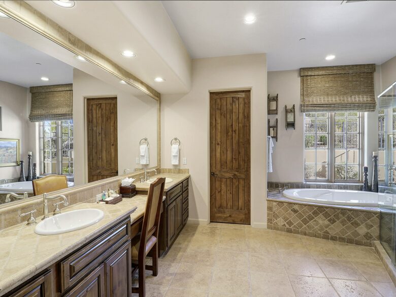 Home exchange in Scottsdale AZ, full ensuite master bathroom
