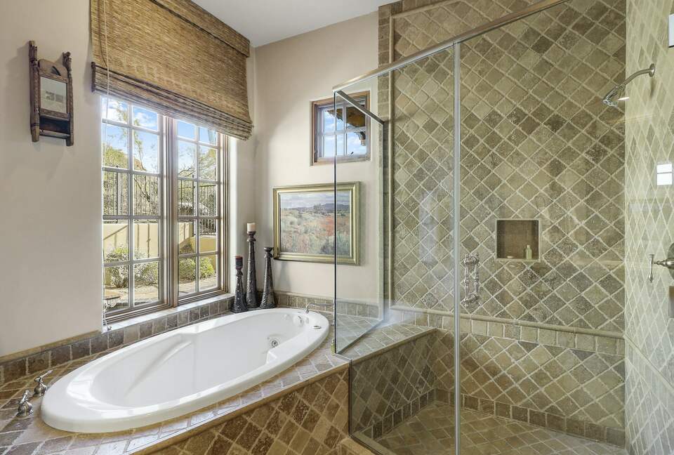 Home exchange in Scottsdale AZ, master bathroom separate tub & shower