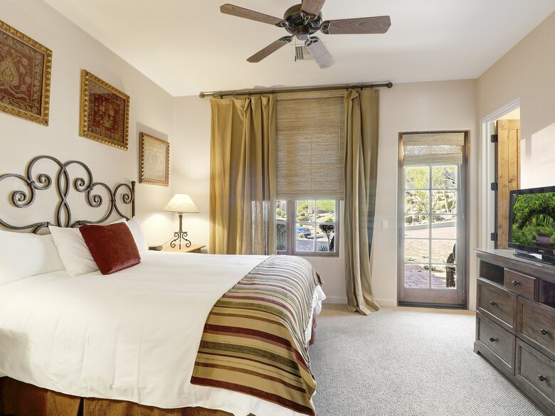 Home exchange in Scottsdale AZ, second master bedroom with king bed