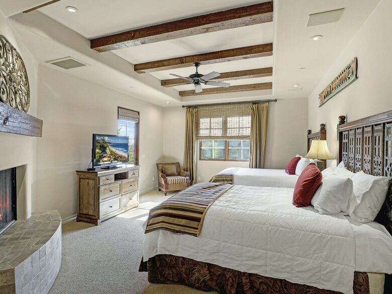 Home exchange in Scottsdale AZ, guest bedroom with 2 twin beds