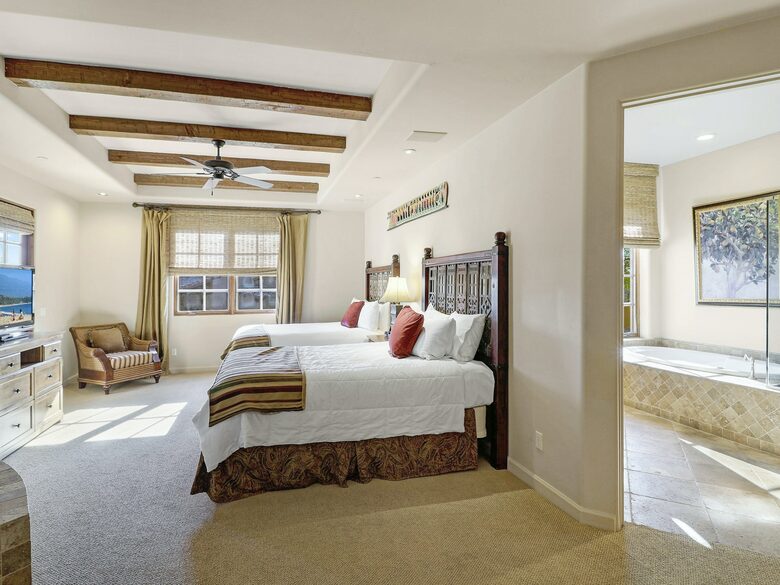 Home exchange in Scottsdale AZ, guest bedroom ensuite bathroom