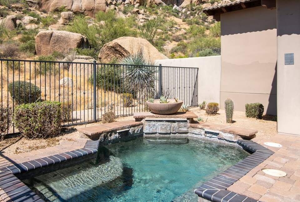 Home exchange in Scottsdale AZ, clubhouse wading pool