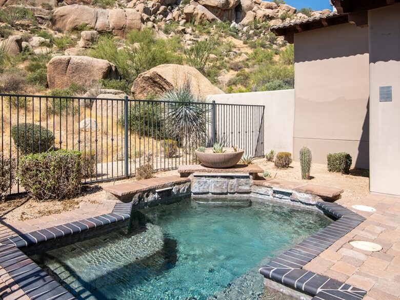 Home exchange in Scottsdale AZ, clubhouse wading pool