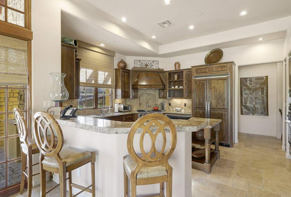 Home exchange in Scottsdale AZ, kitchen breakfast bar that seats 3