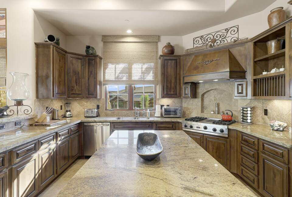 Home exchange in Scottsdale AZ, kitchen with large island