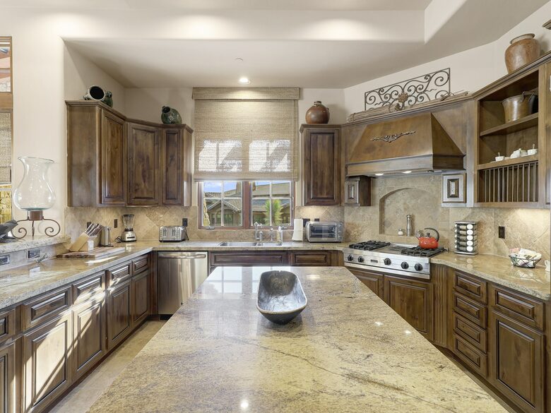 Home exchange in Scottsdale AZ, kitchen with large island