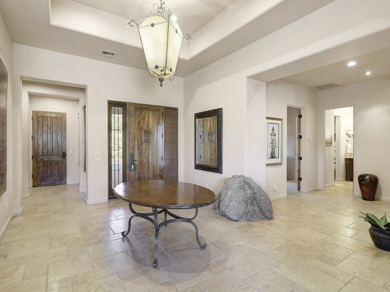 Home exchange in Scottsdale AZ, interior entry way with table