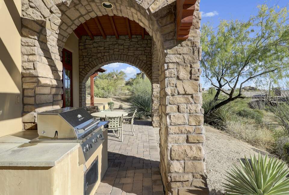 Home exchange in Scottsdale AZ, built-in BBQ grill