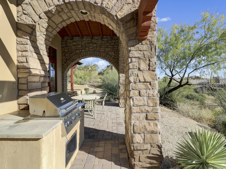 Home exchange in Scottsdale AZ, built-in BBQ grill
