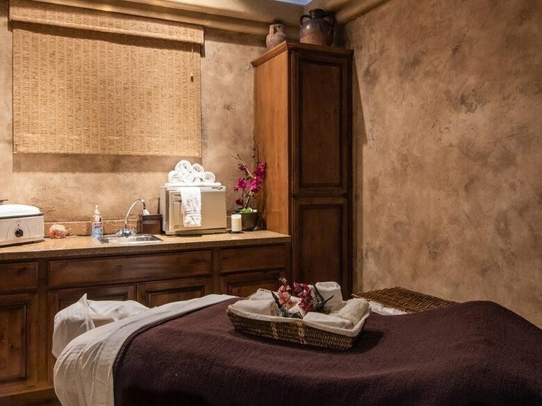 Home exchange in Scottsdale AZ, spa at the Rocks Residence Club