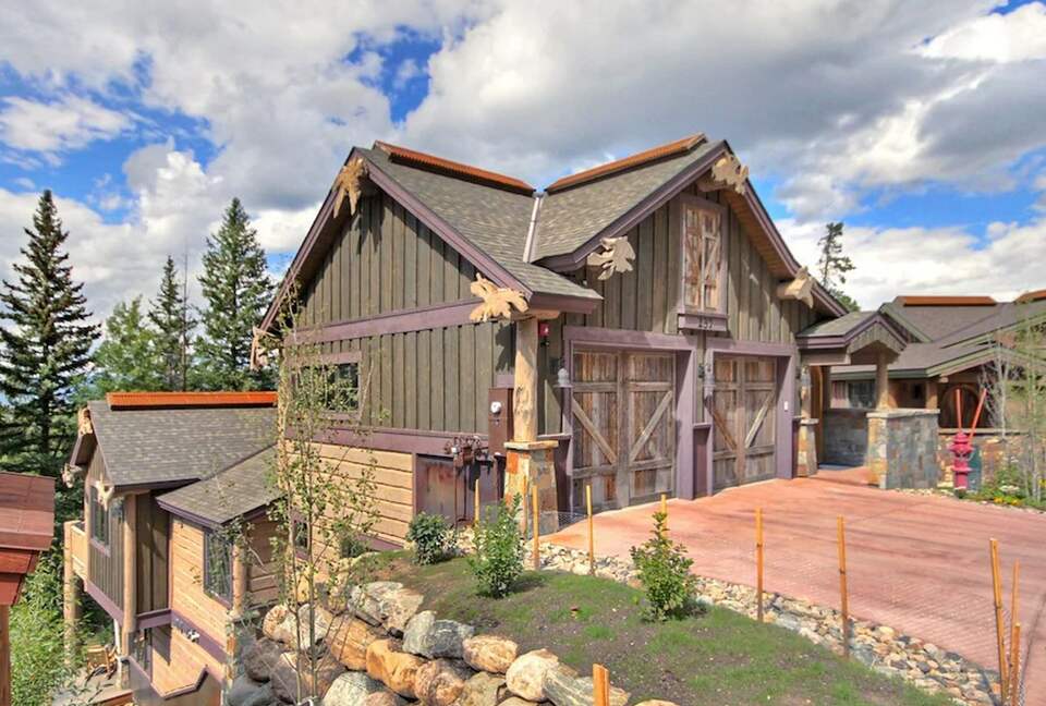 Home exchange in Breckenridge CO with 2 car garage
