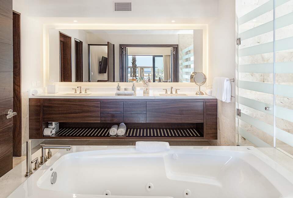 Diamante Ocean Club 2BR Residences Sapphire Suite - Baja California Sur, Mexico