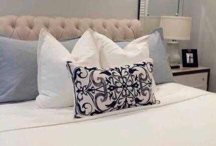 Home exchange in Auburn AL, master bedroom with king-sized bed