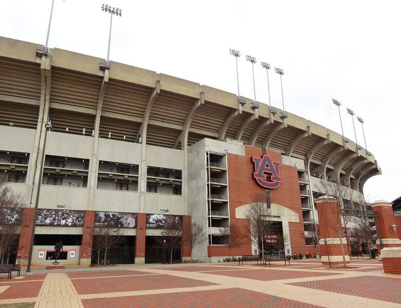 Home exchange in Auburn AL, Jordan-Hare Stadium