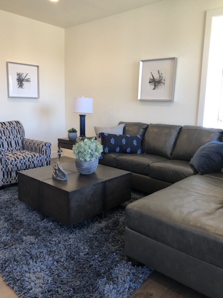 Home exchange in Fraser CO, second living room with sectional