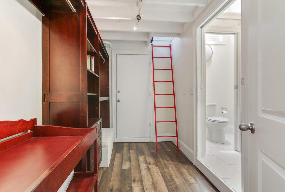 New Orleans Warehouse District Townhome - New Orleans, Louisiana