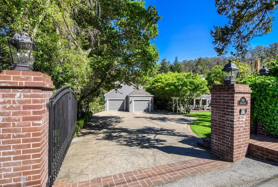 Home exchange in Mill Valley CA, 5 bedroom 5 bath sleeps 12
