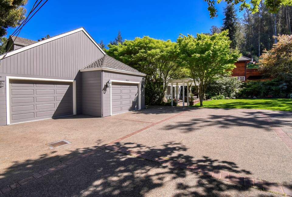 Home exchange in Mill Valley CA with 2 car garage