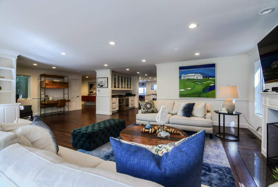Home exchange in Mill Valley CA, open floor plan living room