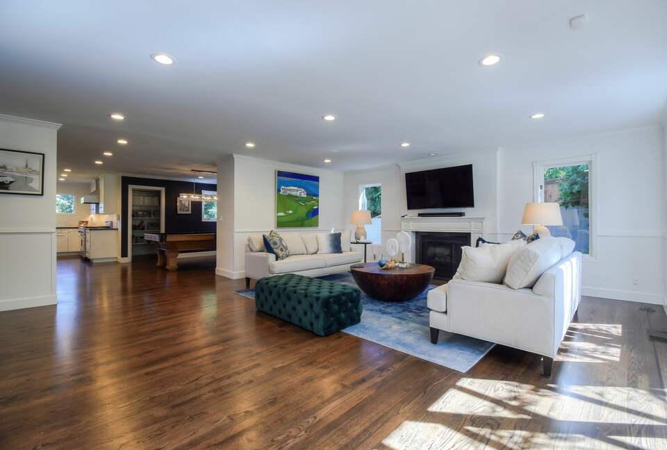 Home exchange in Mill Valley CA, living room leading into game room