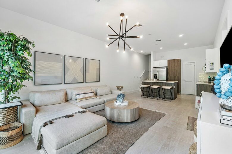 Living room with Neutral accents