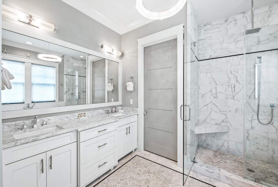 Home exchange in WaterSound FL, ensuite marble master bath