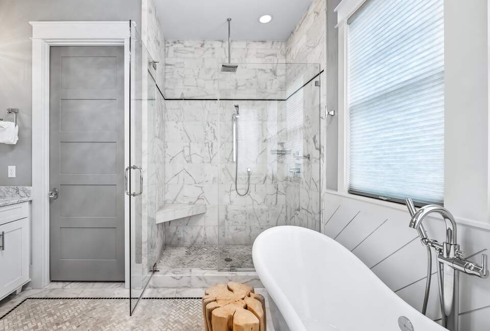 Home exchange in WaterSound FL, master bath with walk-in shower