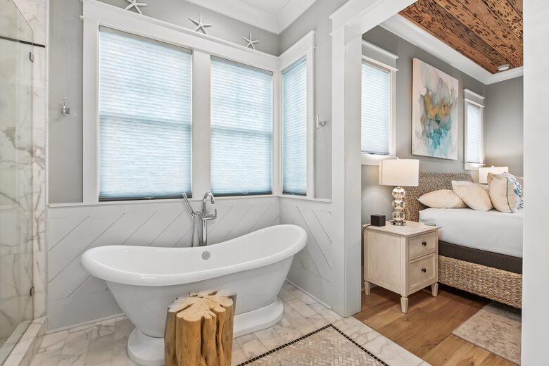 Home exchange in WaterSound FL, master bath with separate soaking tub